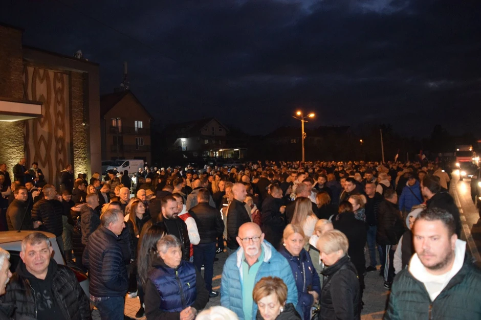 Doček Srba sa KiM u Meljaku