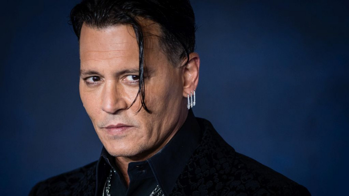 Johnny Depp nie jest już związany z filmem "Niewidzialny człowiek", planowanym remake'iem klasycznego horroru z 1933 roku. Według nowych, nieoficjalnych doniesień, główną rolę ma obecnie zagrać gwiazda serialu "Opowieść podręcznej", Elizabeth Moss.