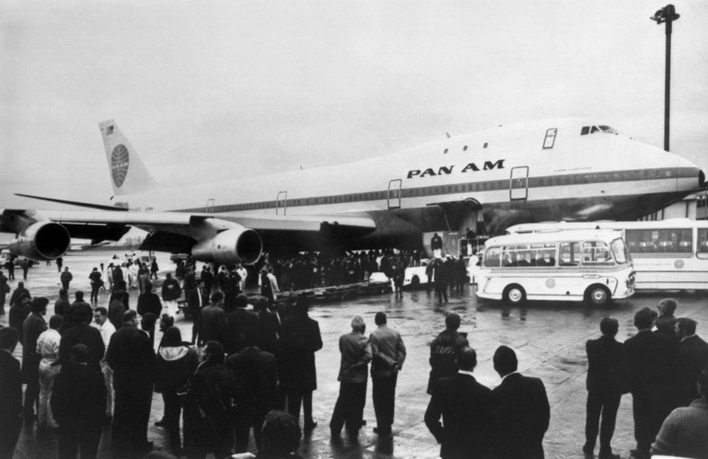 Boeing 747 Pan Am widziany tuż po wylądowaniu na lotnisku Heathrow w Londynie, 22 stycznia 1970 roku, po swoim pierwszym komercyjnym locie