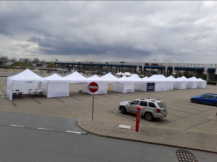 Lada dzień na wrocławskim Stadionie Miejskim powstanie punkt szczepień typu drive thru /Fot. Edyta Brzozowska