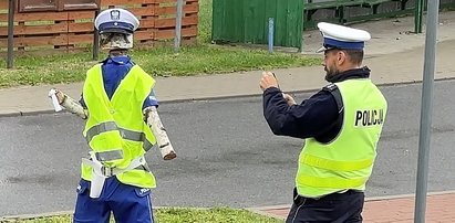 Reszki miały swojego "policjanta" przebierańca. Potem przejechali prawdziwi mundurowi i...