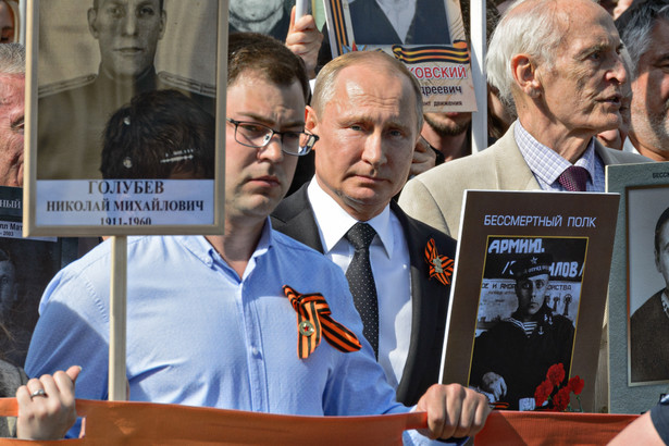 Władimir Putin na pochodzie "Nieśmiertelnego Pułku" w 2018 roku w Moskwie