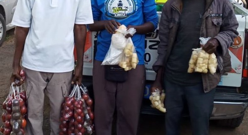 Traders arrested using banned plastic bags