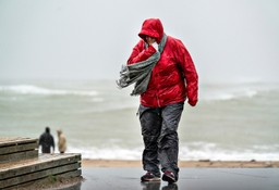 Nad Polskę nadciąga "Sabina". Ostrzeżenia najwyższego stopnia