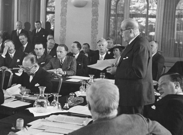 Henri Bérenger wita delegatów z 32 państw na konferencji w Évian, 6 lipca 1938 r.