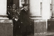 Prezydent RP Gabriel Narutowicz i generał Kazimierz Sosnkowski przed Belwederem, Warszawa, grudzień 1922 r.