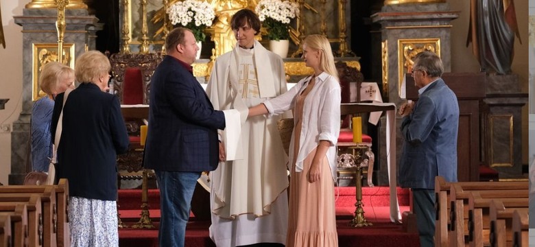 Widzowie oburzeni na "M jak miłość". "Kto tak idzie do ślubu?"