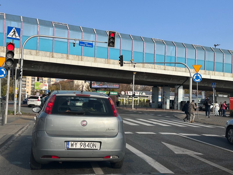 Nowy system RedLight na skrzyżowaniu Hynka/Łopuszańska/Al. Krakowska w Warszawie