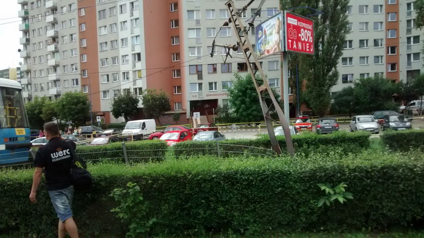 Wykolejenie tramwaju na Żmigrodzkiej we Wrocławiu