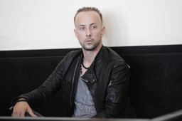 Lider Behemotha "Nergal" nie znieważył uczuć religijnych: a podarł Biblię, nazywając ją "księgą kłamstw"