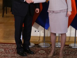 Inaczej (nie) znaczy lepiej? Ewa Kopacz cała w lawendzie