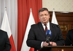 Szynkowski vel Sęk: Podawane przez ministra Wójcika kwoty nie pokrywają się z prognozami