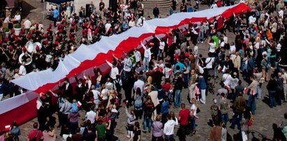 Z czego dumni są Polacy? Jest coś, co wyprzedza dumę z bycia Polakiem!