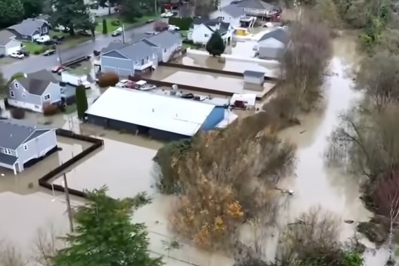 POPUSTILA BRANA Naređena HITNA evakuacija stanovništva u američkom gradu: "Delujte brzo da biste zaštitili svoj život" (FOTO, VIDEO)