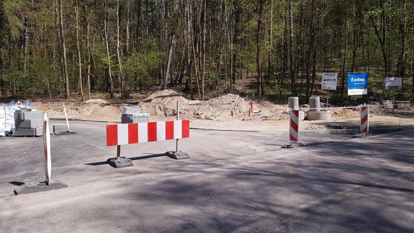 Budowa wjazdu na ulicę Plażową od strony ul. Pstrowskiego