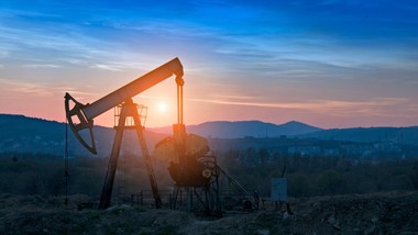 iran potwierdza piątkowe negocjacje z usa. ceny ropy spadają