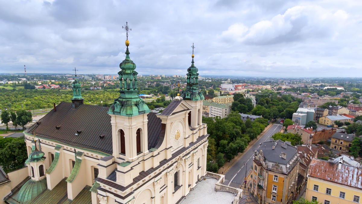 Rząd może zatwierdzić w trybie obiegowym kontrakty terytorialne dla woj. mazowieckiego, lubelskiego i pomorskiego - poinformowała szefowa MIR Maria Wasiak. Znalazły się w nich warte kilkadziesiąt miliardów zł m.in. inwestycje drogowe i rewitalizacyjne.