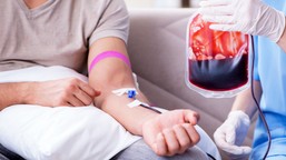 sprzedają osocze, bo brakuje im na rachunki. co się dzieje z amerykańską klasą średnią?