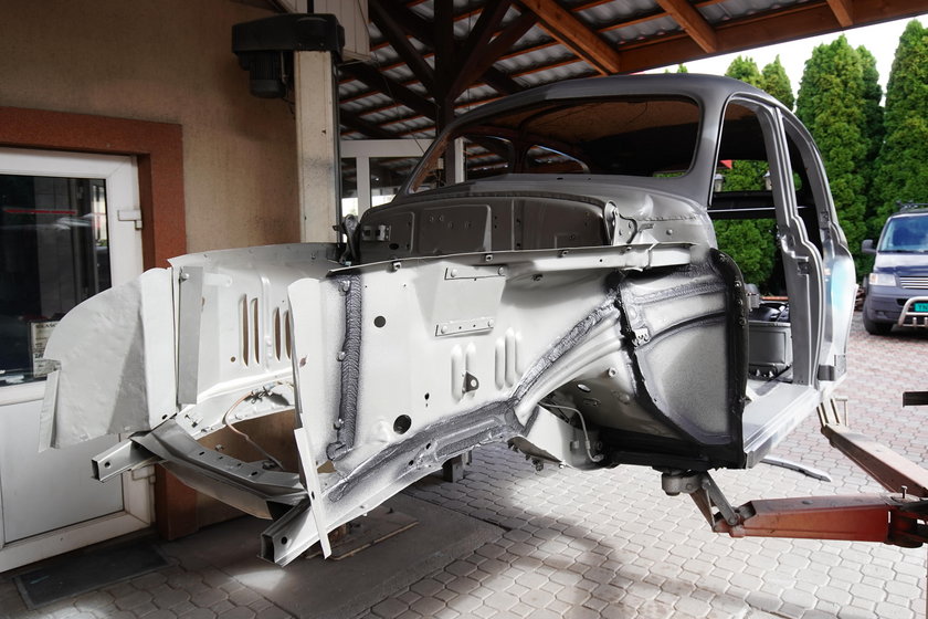 Replika auta Jana Pawła II w „Samochód marzeń: kup i zrób”