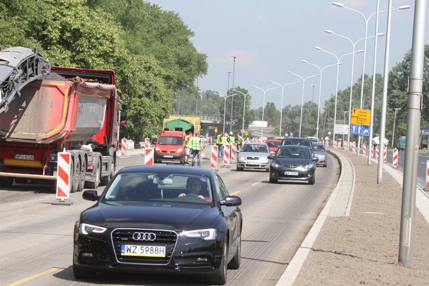 Szczyt komunikacyjny zaskoczył drogowców