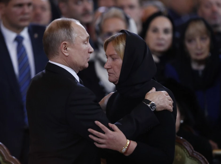 Vladimir Putin i Jelena Baturina na sahrani Jurija Lužkova u Moskvi 12. decembra 2019.