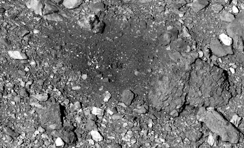  Powierzchnia asteroidy Bennu po pobranu próbek skał