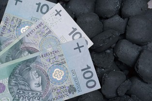 Ile obecnie kosztuje tona węgla? Oto ceny za ekogroszek, węgiel orzech i węgiel kostkę w 2025 roku