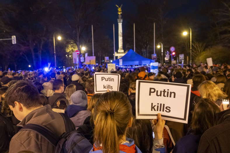 Demonstracja ku pamięci Nawalnego w niemieckim Monachium
