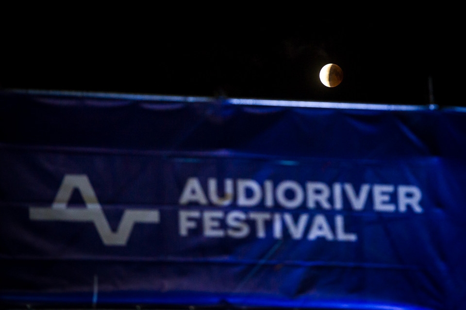 Audioriver 2018 - zaćmienie księżyca przechodzi niezauważone, muzyka ważniejsza
