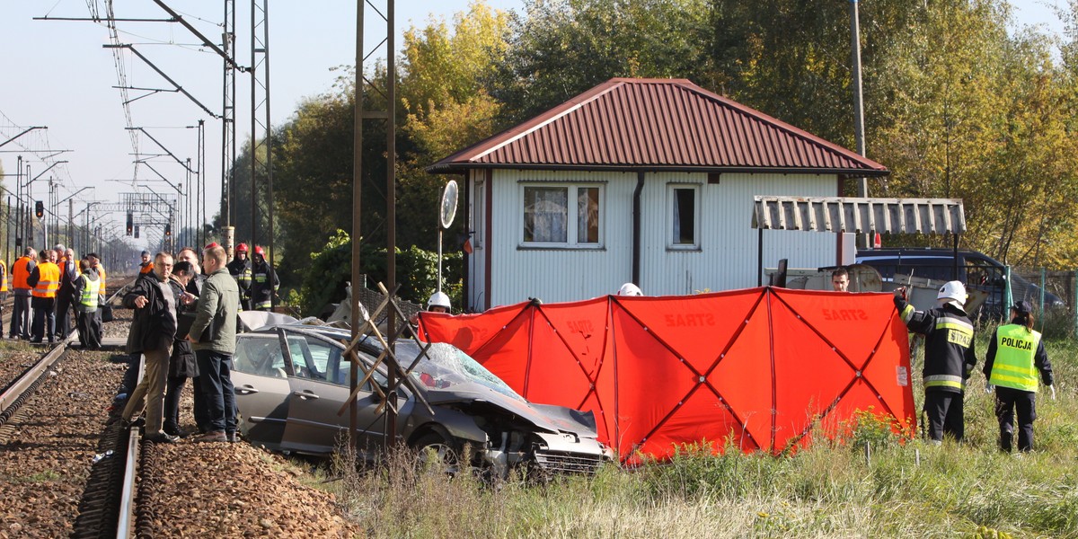 Matka wjechała pod pociąg. Nie żyje!