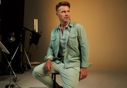 Gary Barlow wydaje płytę, a na niej Michael Bublé, James Corden, Alesha Dixon, Barry Manilow