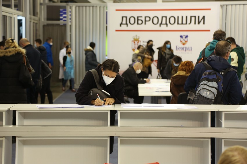 Vakcinacija stranaca na beogradskom Sajmu