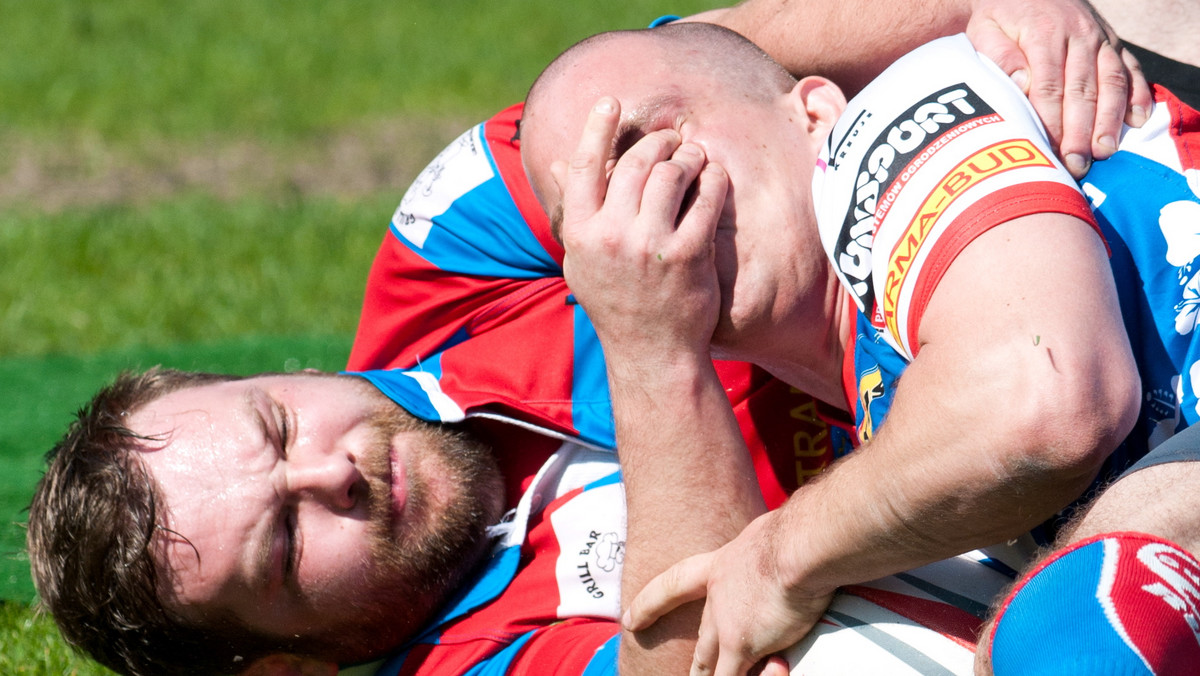 W pierwszym meczu 12. kolejki Ekstraligi rugby Budowlani Łódź SA rozgromili Budowlanych Lublin 78:7 (38:0). Podopieczni Mirosława Żórawskiego na dwie kolejki przed końcem fazy zasadniczej pozostają jedyną niepokonaną drużyną ligi.