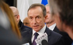 Senatorowie PiS wyszli z głosowania. Grodzki: To skandal