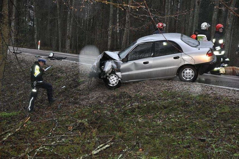 6 osób rannych, 1 nie żyje po czołowym zderzeniu