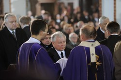 Nałęcz o Kaczyńskim na pogrzebie Mazowieckiego: Był bardzo wzruszony...