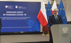 Pandemia przedłużona o jeden dzień. NFZ uniknie chaosu. Politycy zyskają spokój