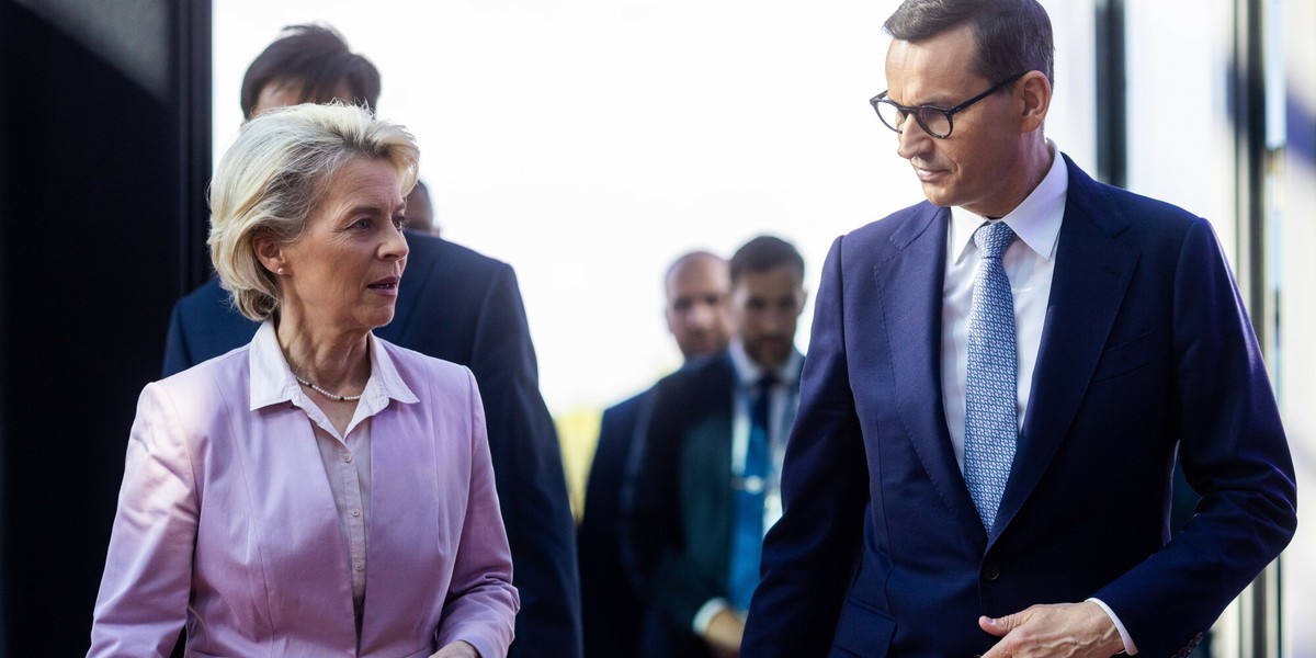 Odblokowanie pieniędzy z polskiego KPO jest już coraz bliżej. Na zdjęciu szefowa Komisji Europejskiej Ursula von der Leyen oraz premier Mateusz Morawiecki.