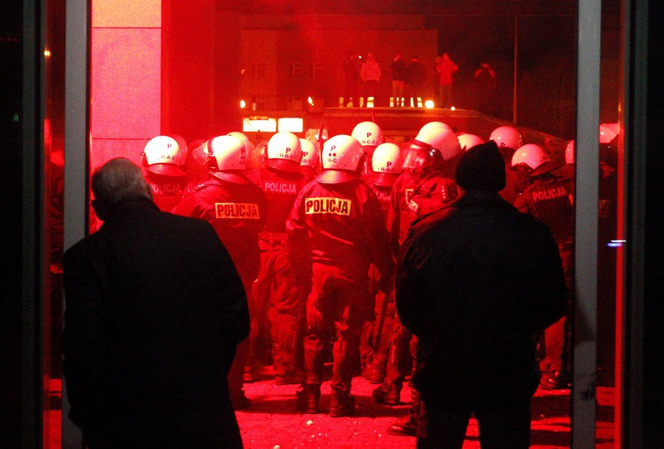 Zamieszki pod siedzibą Jastrzębskiej Spółki Węglowej