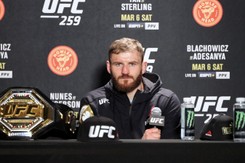 Jan Błachowicz obronił pas UFC: Byłem zaniepokojony oddechem