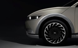 Hyundai IONIQ 5 odsłania sekrety. To nowy SUV z ładowaniem błyskawicznym