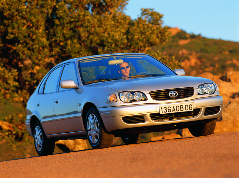Toyota Corolla VIII (1997 – 2001)