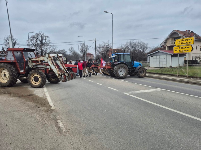 Blokirana Ibarska magistrala