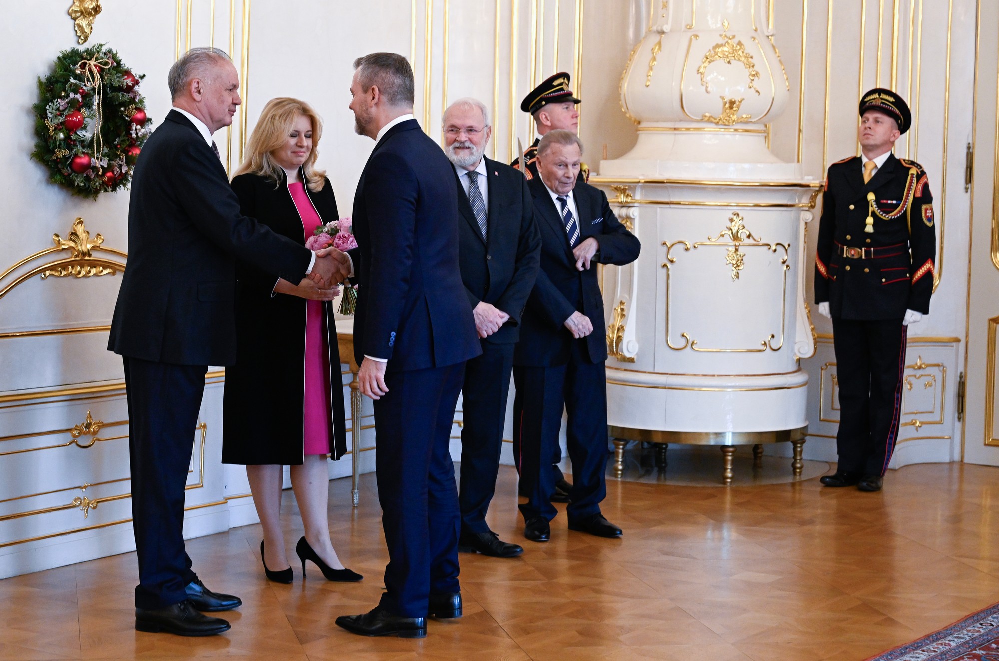 Prvý tradičný obed prezidenta SR Petra Pellegriniho s bývalými hlavami štátu Rudolfom Schusterom, Ivanom Gašparovičom, Andrejom Kiskom a Zuzanou Čaputovou.