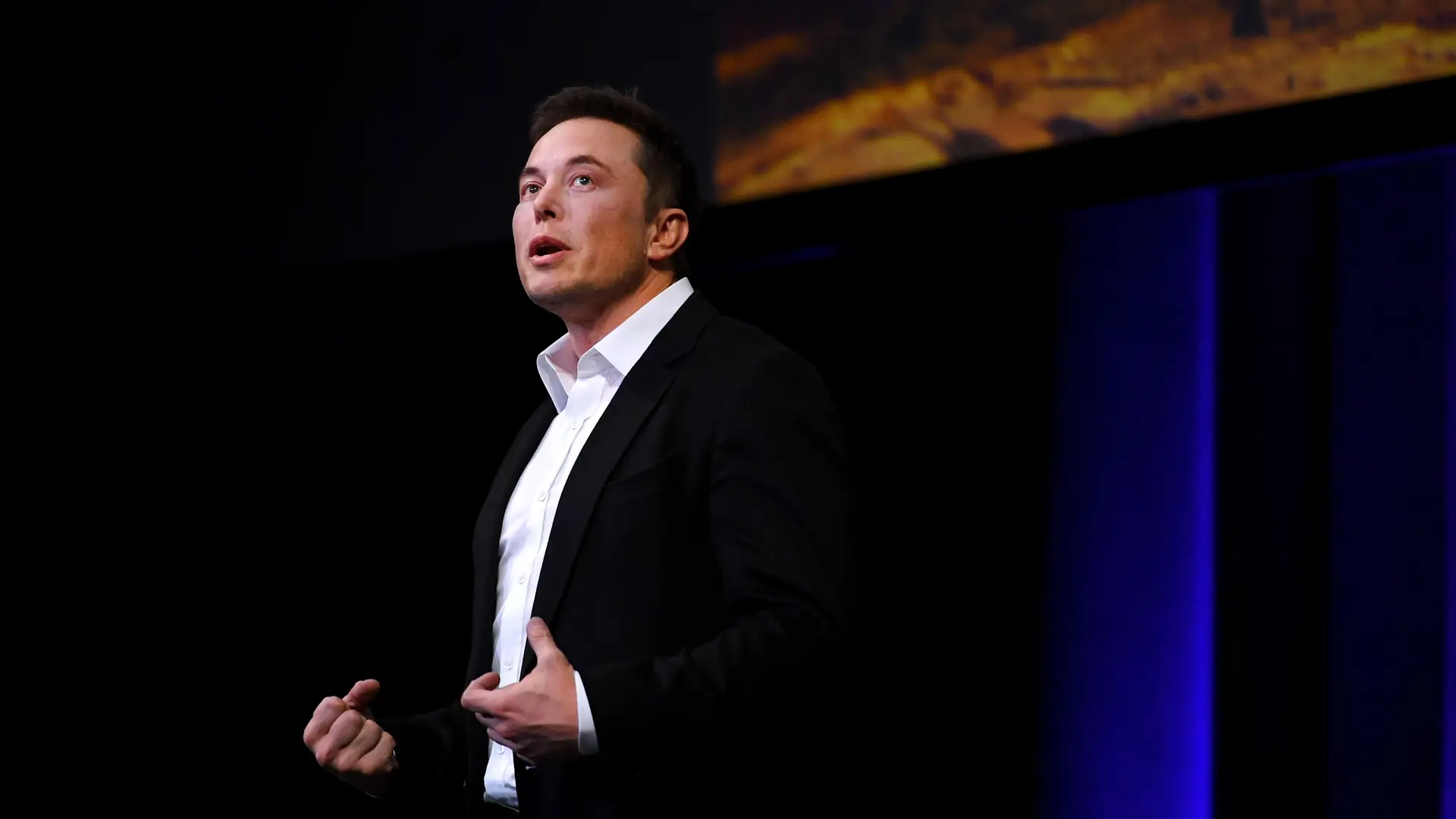 Tesla szuka ludzi do pracy. Elon Musk: "nie musisz nawet kończyć liceum"