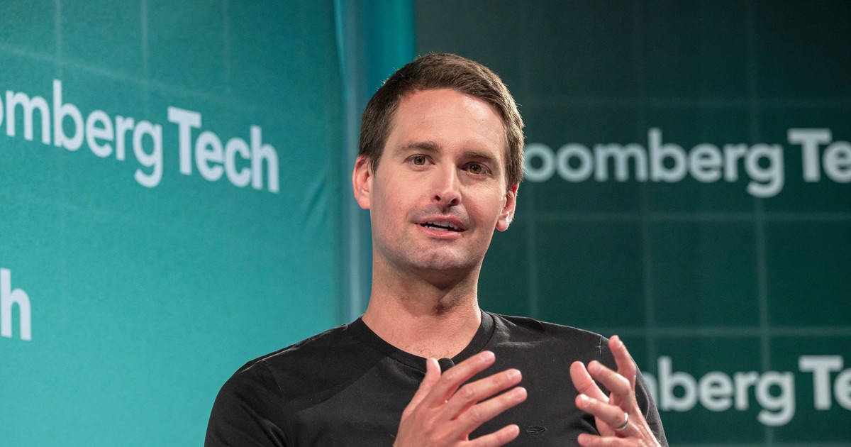 Snap's CEO says AI will push companies to focus less on software ...