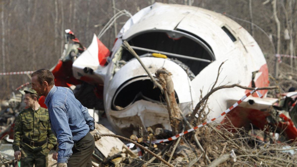 Powołując się na przedstawiciela Polski przy Międzypaństwowym Komitecie Lotniczym (MAK) w Moskwie Edmunda Klicha, "Rossijskaja Gazieta" i "Izwiestija" podają dzisiaj, że większą część winy za katastrofę Tu-154M pod Smoleńskiem ponosi strona polska. Rosyjski pilot, którego cytują "Izviestia", stwierdził, że "kapitan samolotu był pozbawiony prawa samodzielnego podejmowania decyzji".