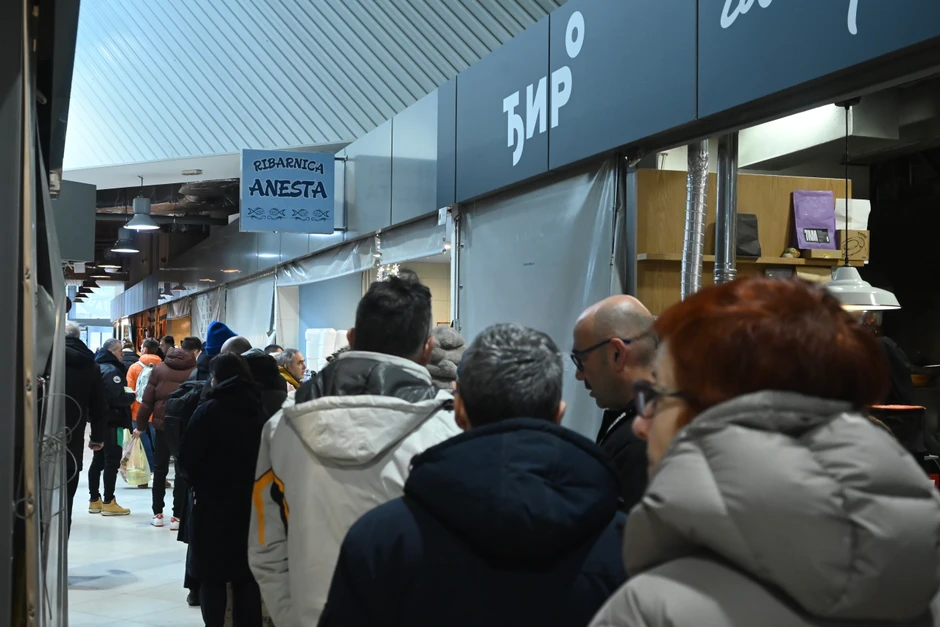 Palilulska pijaca, red za ribu