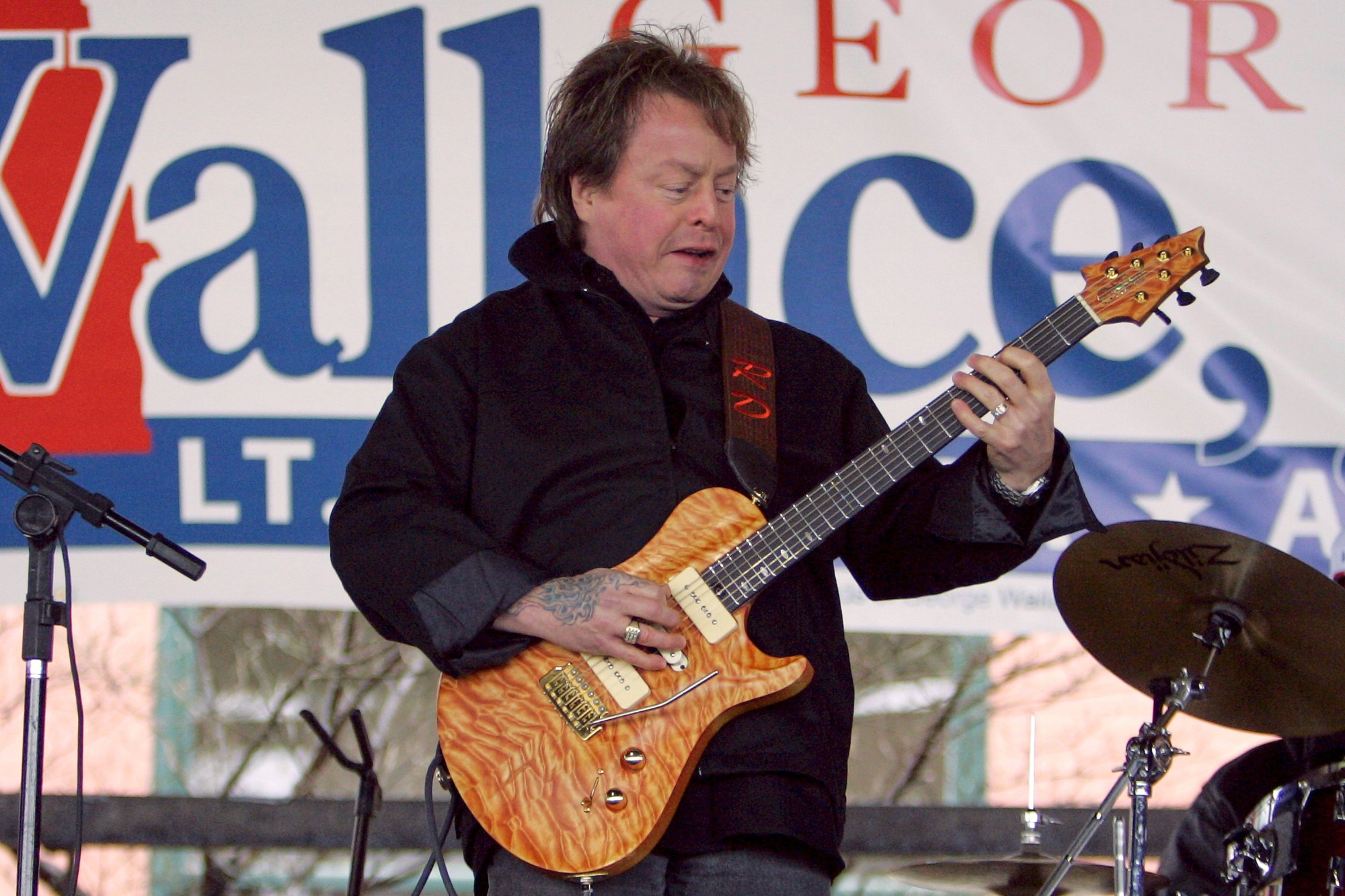 Americký gitarista Rick Derringer.