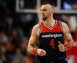 Liga NBA: Szósta z rzędu porażka Wizards. 8 punktów Gortata